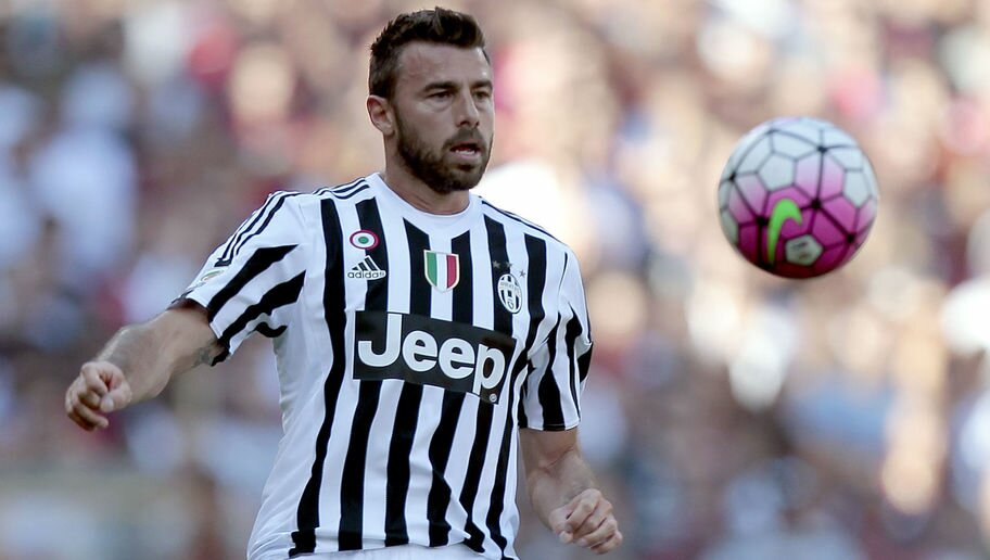 GENOA, ITALY - SEPTEMBER 20: Andrea Barzagli of Juventus FC in action during the Serie A match between Genoa CFC and Juventus FC at Stadio Luigi Ferraris on September 20, 2015 in Genoa, Italy. (Photo by Gabriele Maltinti/Getty Images)